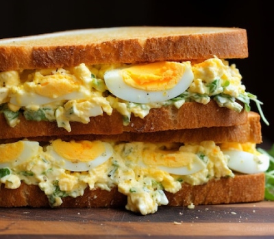 لقمه مدرسه با تخم مرغ