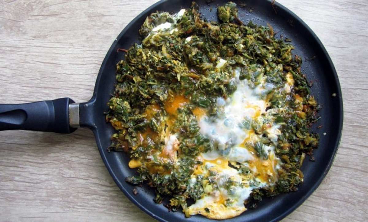 لقمه مدرسه با تخم مرغ آب پز