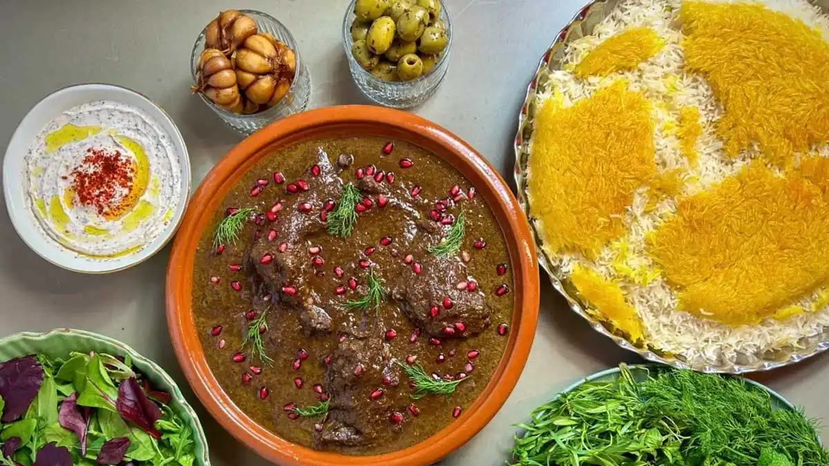 طرز تهیه فسنجان برای 15 نفر با مرغ